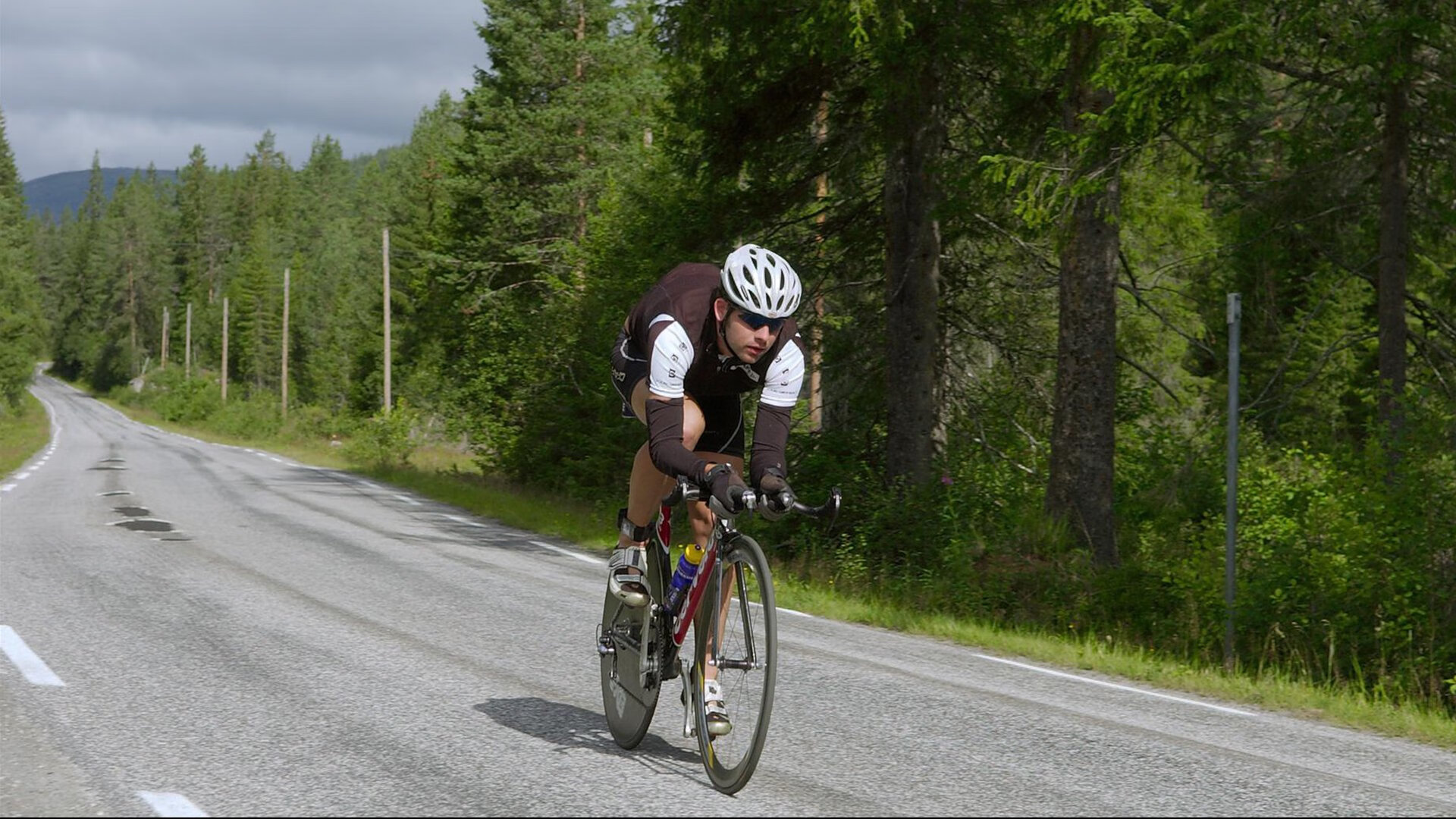 法国马术协会引入智能马鞍系统，实现实时数据监测与分析，提升骑乘体验。